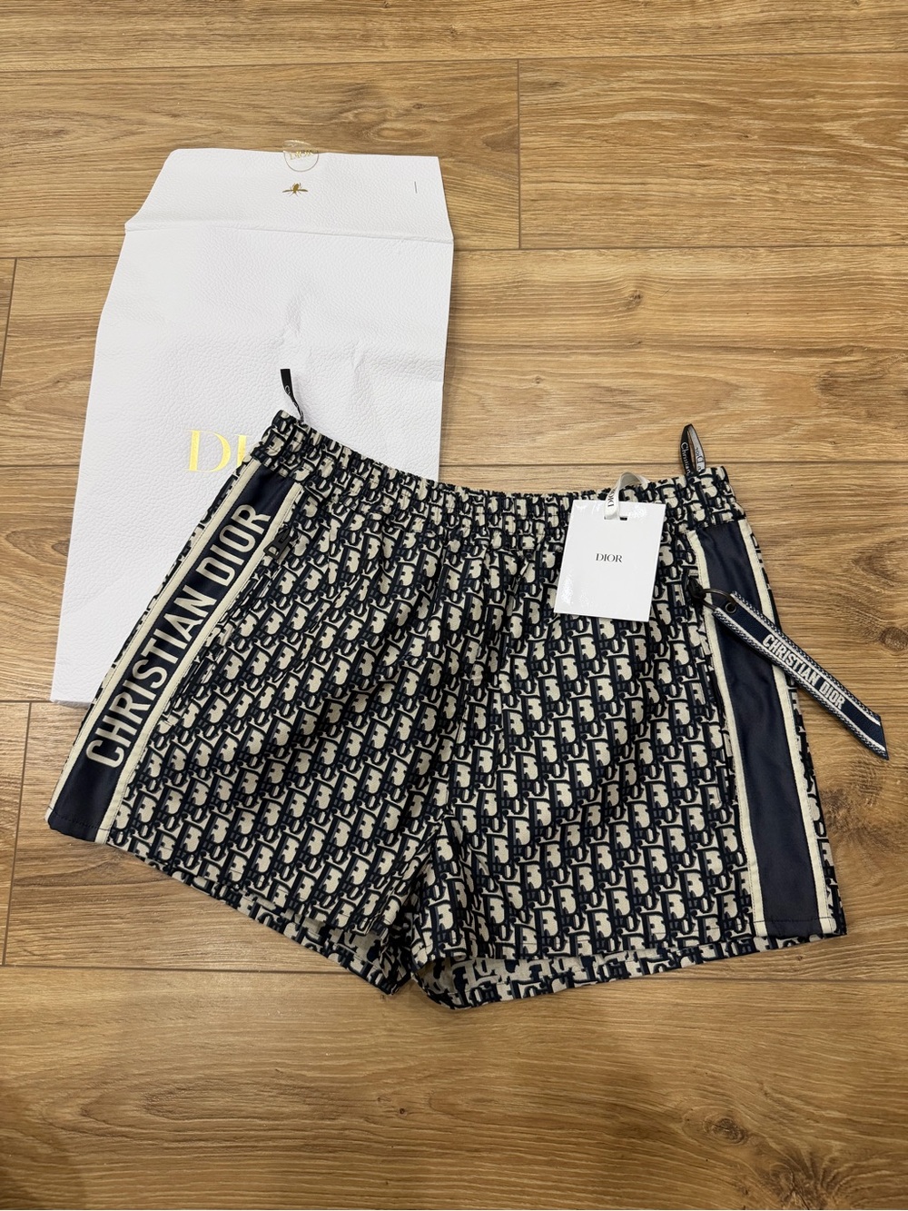 BNWT Gorgeous Dior Shorts size 38